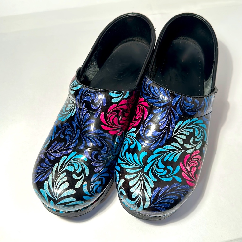 DANSKO Size 39 Colorful Pink Blue Swirls